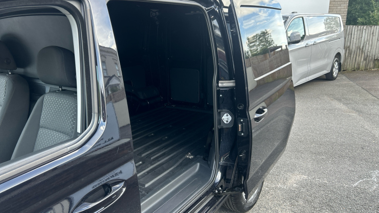 Ford Transit Connect 240 L2 Diesel 2.0 EcoBlue 122ps Limited Van Auto